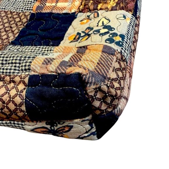 Donna Sharpe Quilted Crossbody Bag with Expandable Strap - Picture 6 of 9